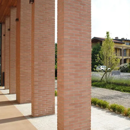 Fondo Brugarolo Alojamento de Turismo Rural Busnago